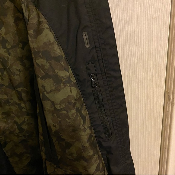 Lululemon “Fo Drizzle” Jacket Black/Mystic Jungle Size 4 - Picture 7 of 8